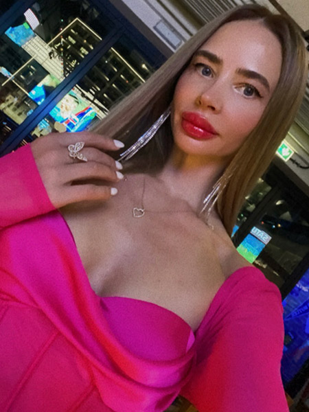 IRINA aus Weißrussland IRINA aus Weißrussland